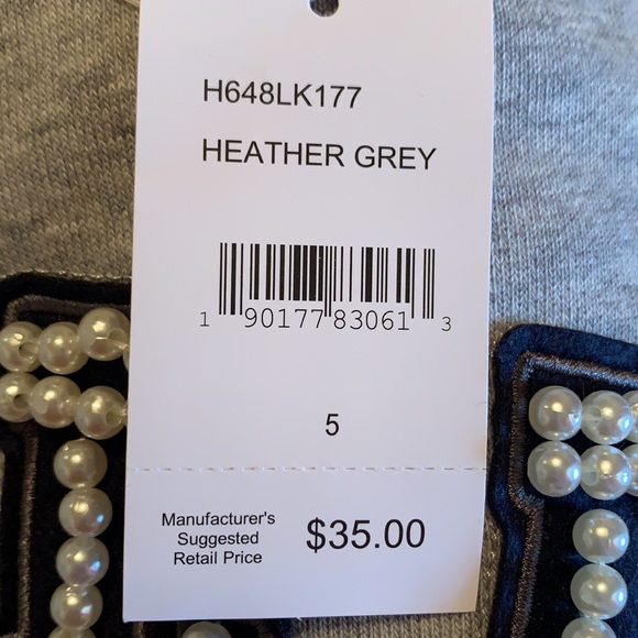 NWT 5T Girls “WILD” Pearl Sweatshirt - Picture 6 of 6